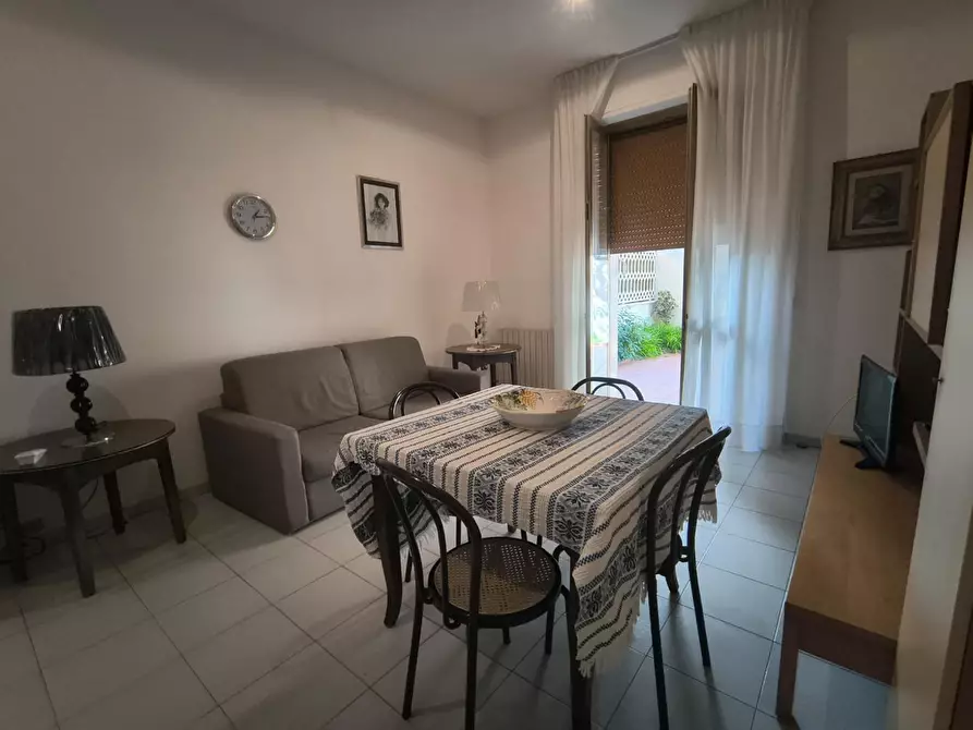 Immagine 9 di Appartamento in affitto  a Viareggio