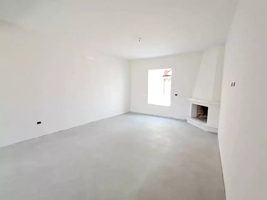Immagine 21 di Appartamento in vendita  a Cascina
