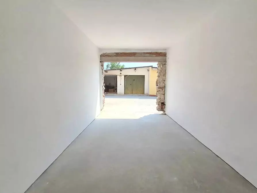 Immagine 24 di Appartamento in vendita  a Cascina