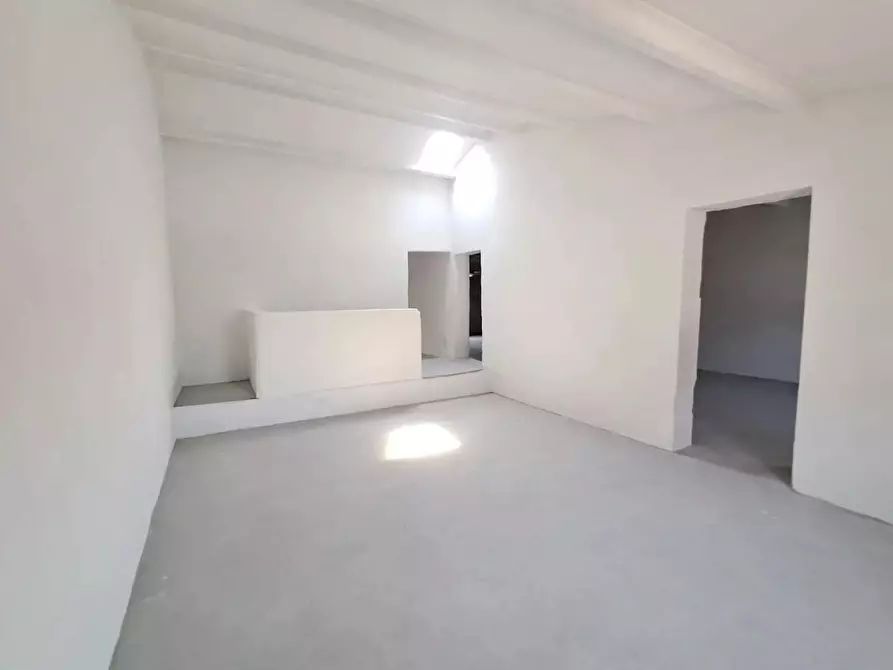 Immagine 47 di Appartamento in vendita  a Cascina