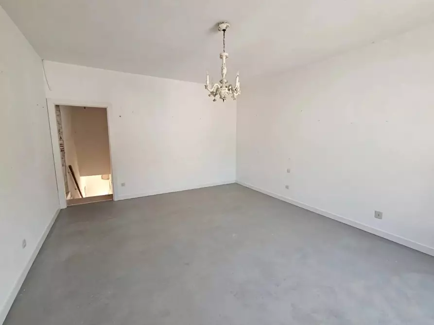 Immagine 43 di Appartamento in vendita  a Cascina