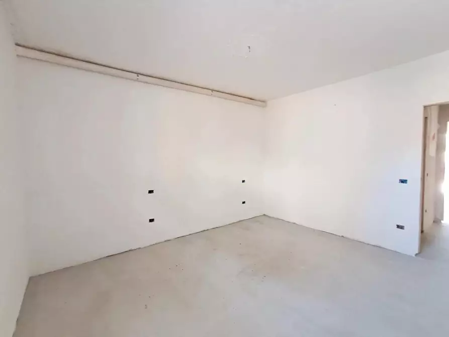 Immagine 27 di Appartamento in vendita  a Cascina