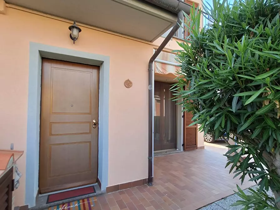 Immagine 2 di Villetta a schiera in vendita  a Calcinaia