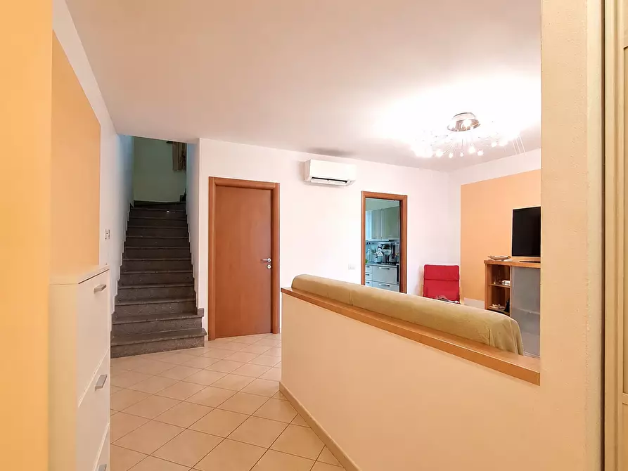 Immagine 4 di Villetta a schiera in vendita  a Calcinaia