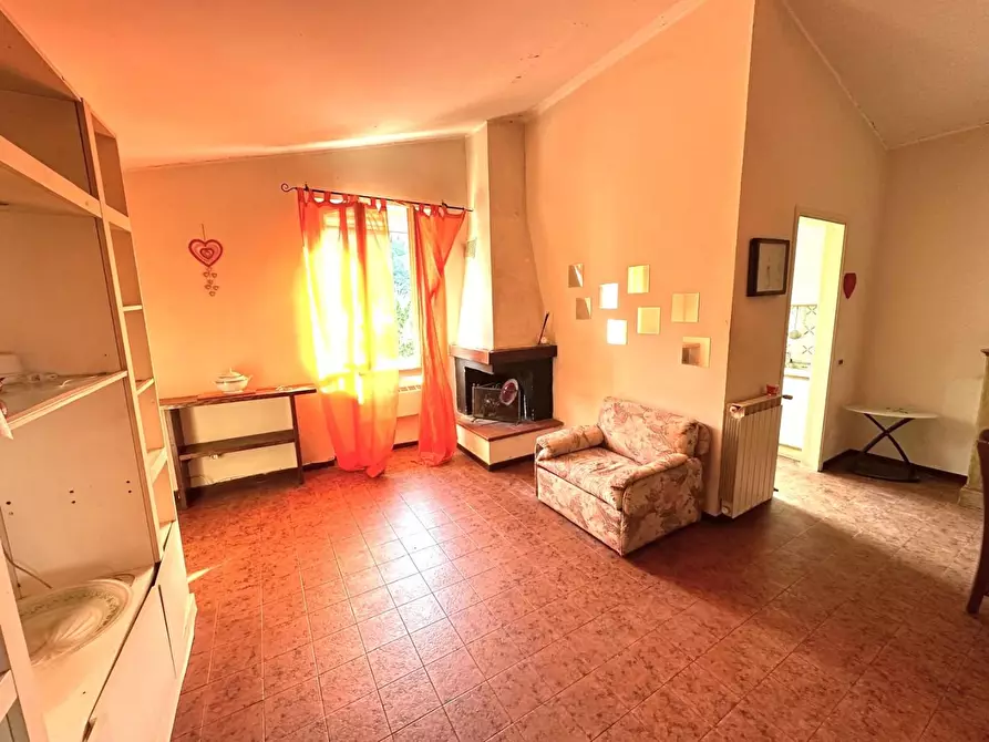 Immagine 2 di Mansarda in vendita  a Ameglia