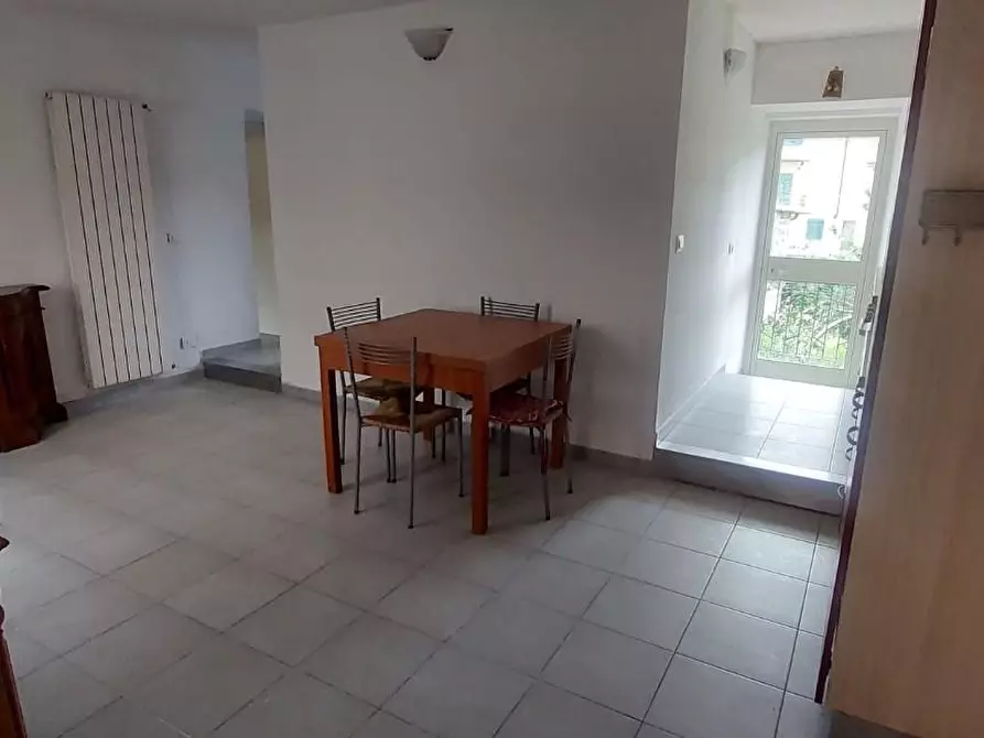 Immagine 2 di Appartamento in vendita  a Carrara
