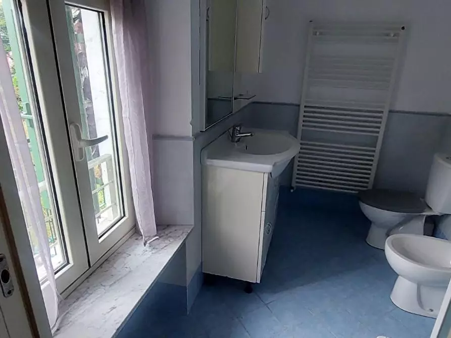 Immagine 9 di Appartamento in vendita  a Carrara