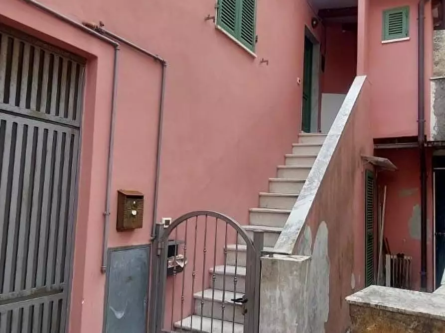 Immagine 17 di Appartamento in vendita  a Carrara