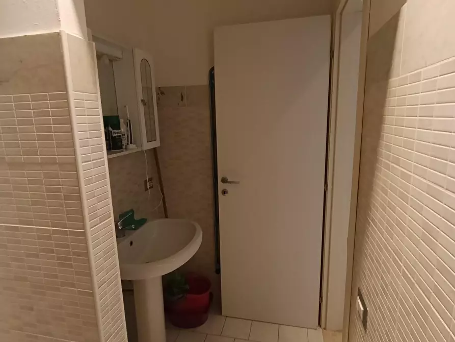 Immagine 10 di Appartamento in vendita  a Livorno