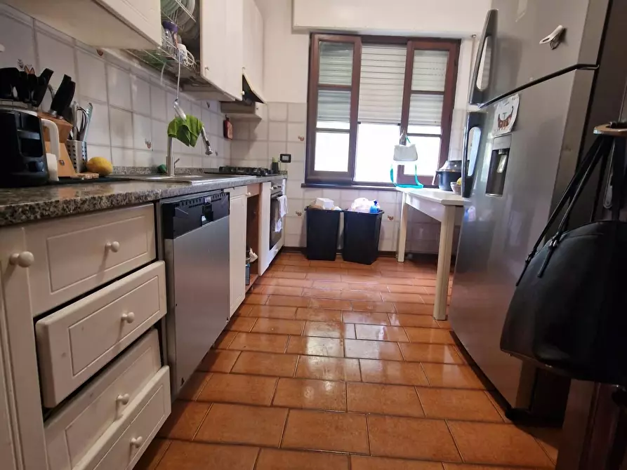 Immagine 10 di Villa in vendita  a Carrara