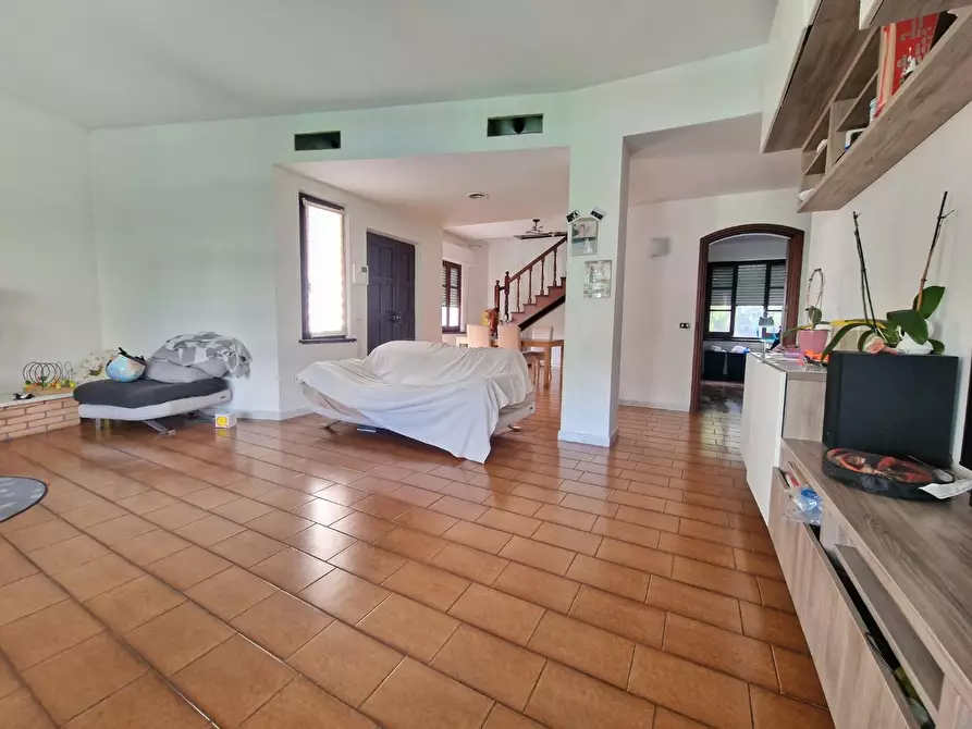 Immagine 8 di Villa in vendita  a Carrara