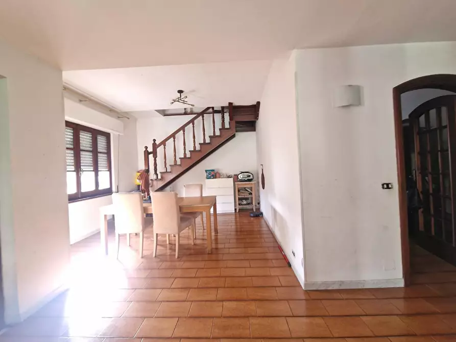 Immagine 5 di Villa in vendita  a Carrara
