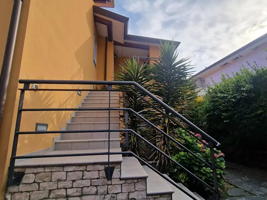 Immagine 27 di Villa in vendita  a Carrara