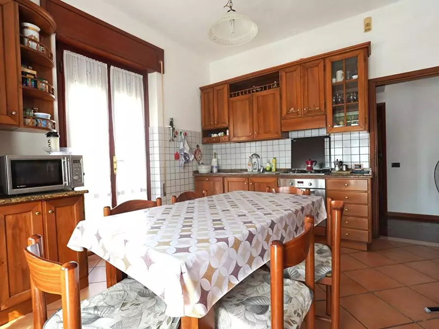 Immagine 10 di Villa in vendita  a Altopascio