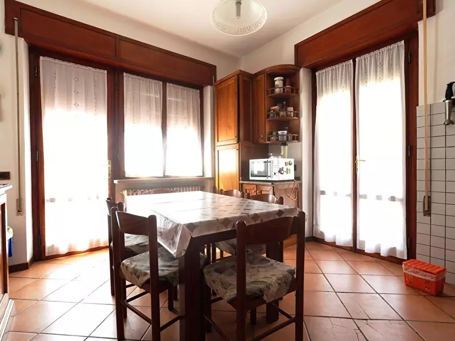 Immagine 9 di Villa in vendita  a Altopascio