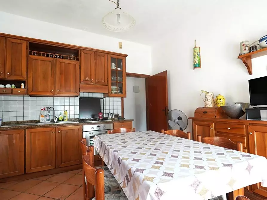 Immagine 8 di Villa in vendita  a Altopascio