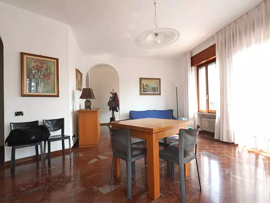 Immagine 1 di Villa in vendita  a Altopascio