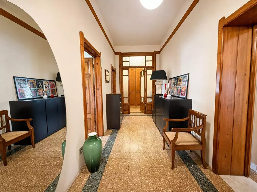 Immagine 23 di Appartamento in vendita  a Lucca