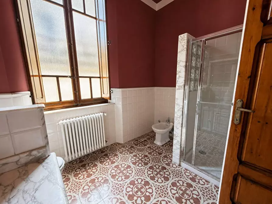 Immagine 30 di Appartamento in vendita  a Lucca