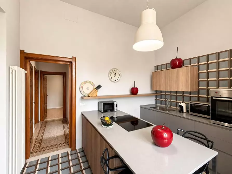 Immagine 14 di Appartamento in vendita  a Lucca