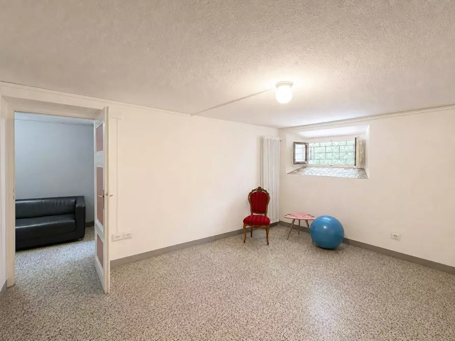 Immagine 42 di Appartamento in vendita  a Lucca