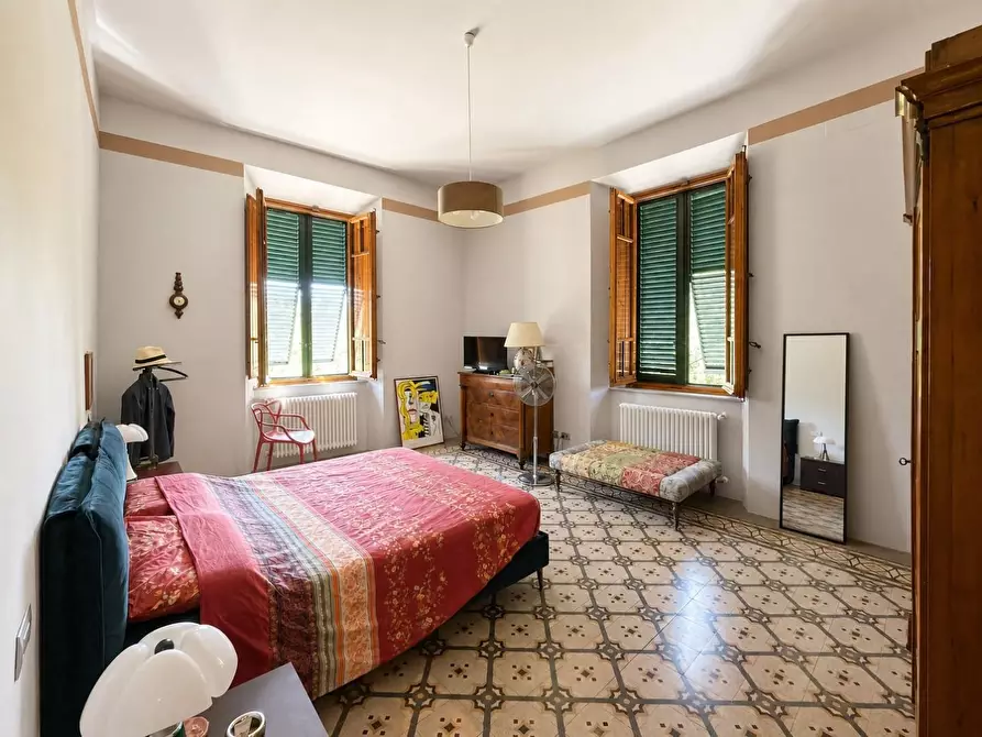 Immagine 18 di Appartamento in vendita  a Lucca