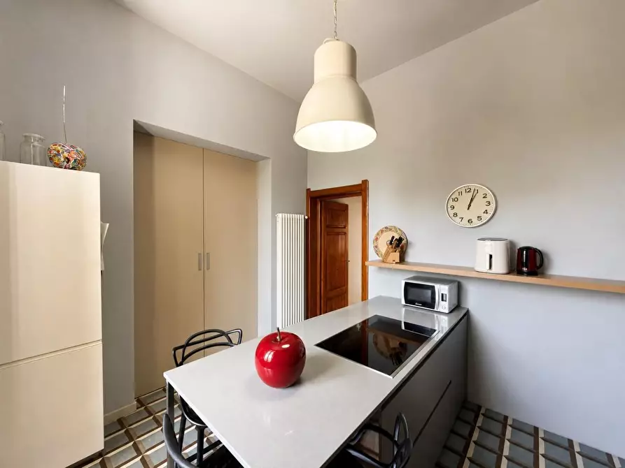Immagine 17 di Appartamento in vendita  a Lucca