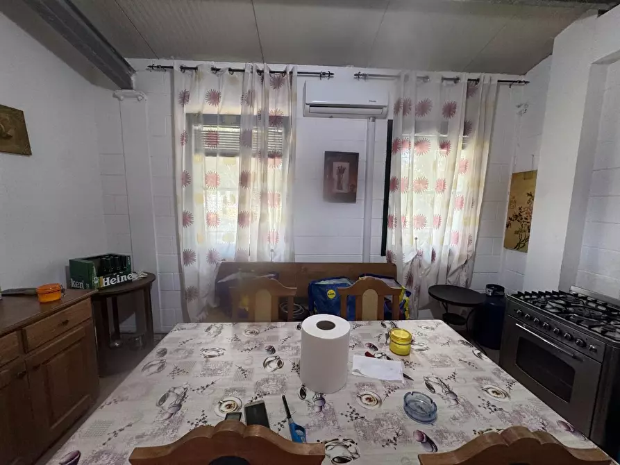 Immagine 18 di Ufficio in vendita  a Collesalvetti