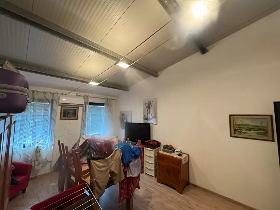 Immagine 19 di Ufficio in vendita  a Collesalvetti
