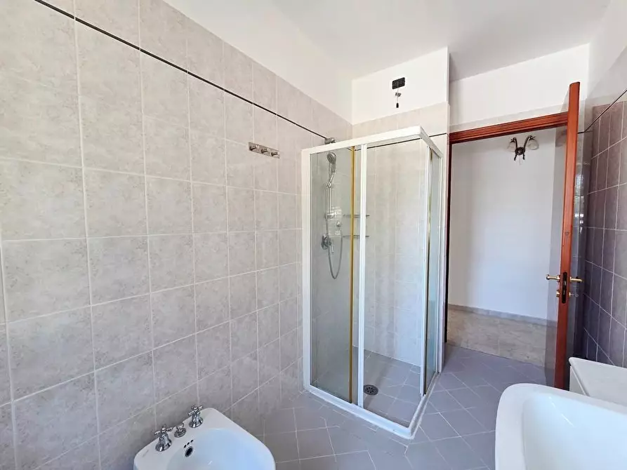 Immagine 15 di Villa in vendita  a Lucca