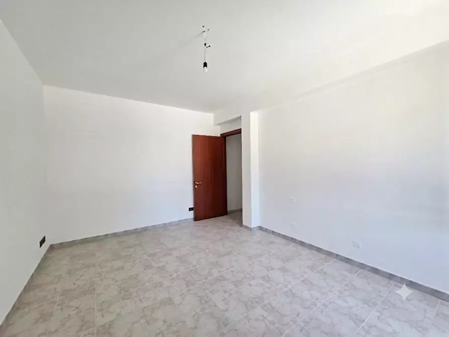 Immagine 12 di Villa in vendita  a Lucca