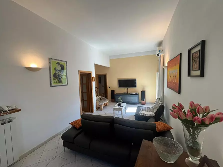 Immagine 1 di Villa in vendita  a Agliana