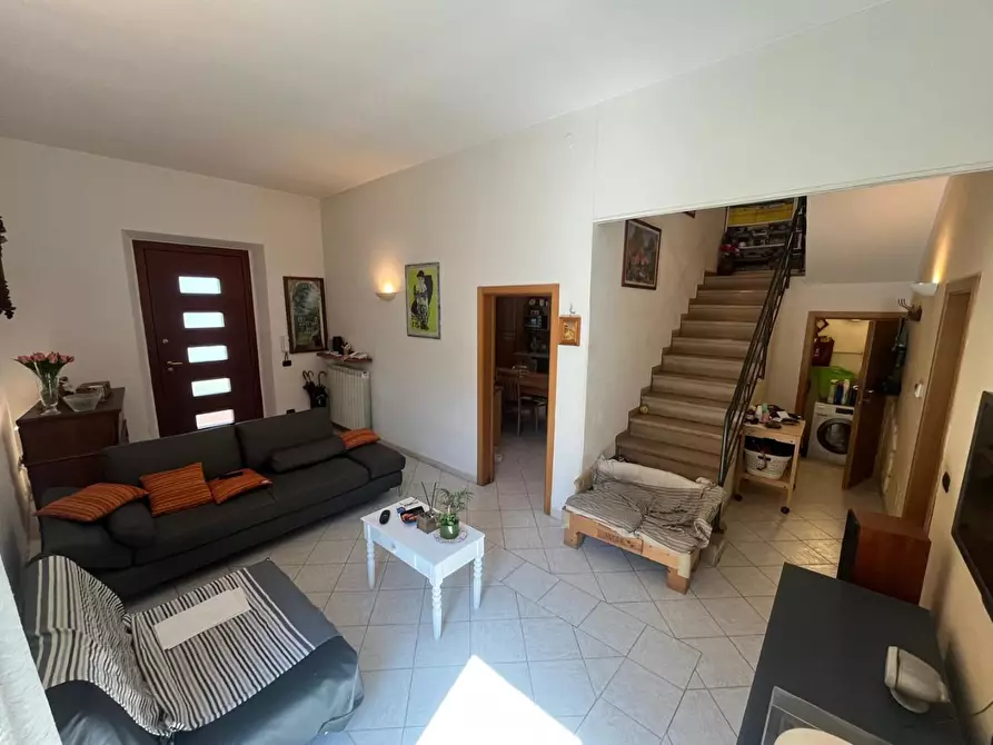 Immagine 3 di Villa in vendita  a Agliana