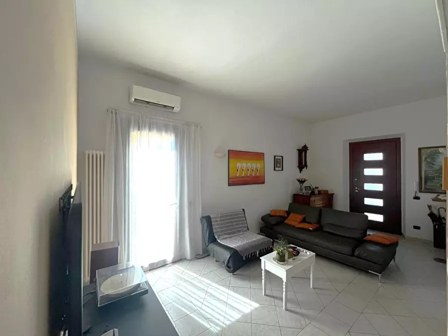 Immagine 2 di Villa in vendita  a Agliana