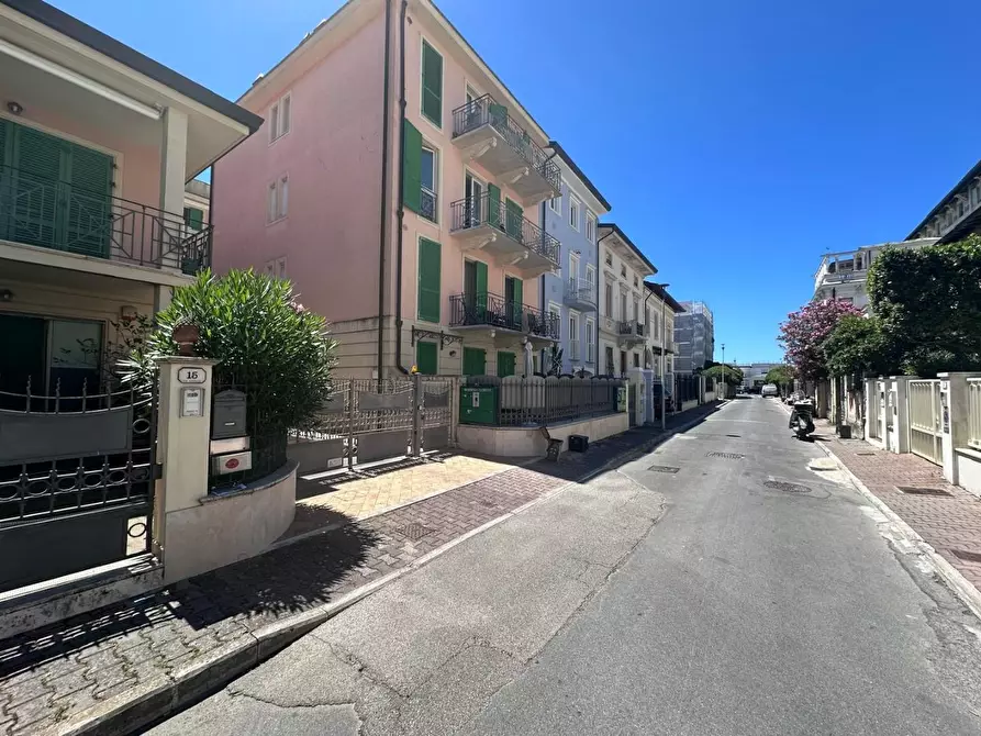 Immagine 20 di Appartamento in vendita  a Viareggio