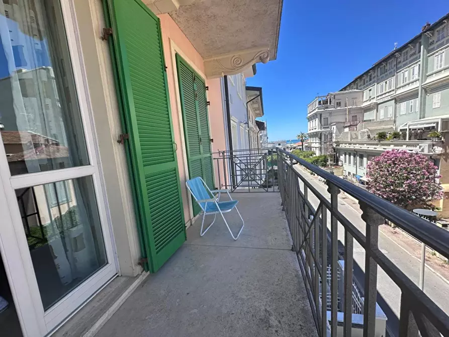 Immagine 18 di Appartamento in vendita  a Viareggio
