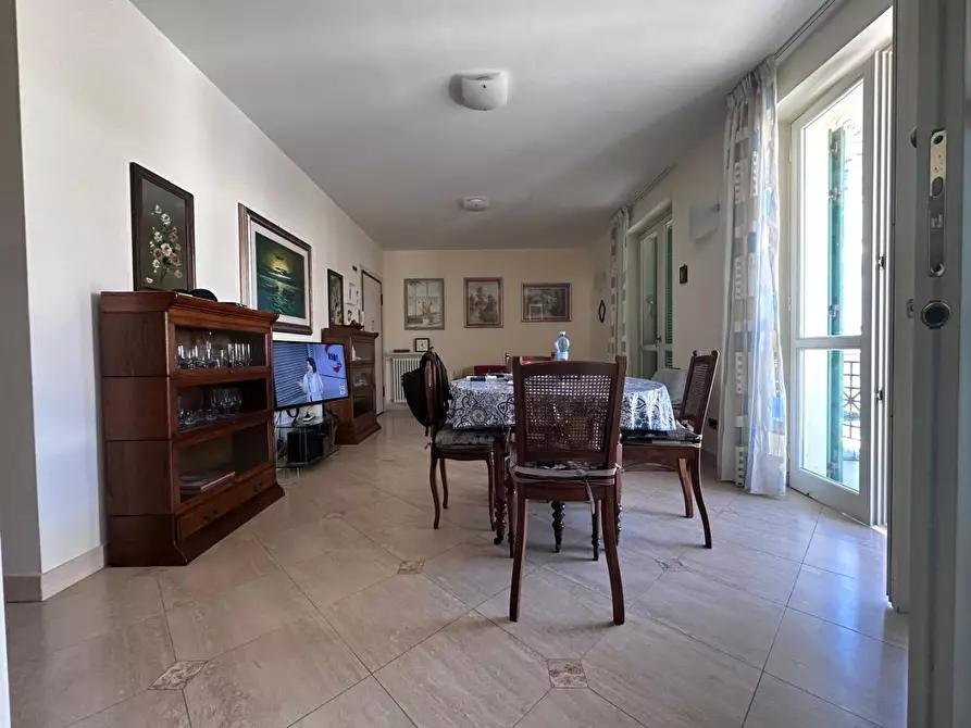 Immagine 6 di Appartamento in vendita  a Viareggio