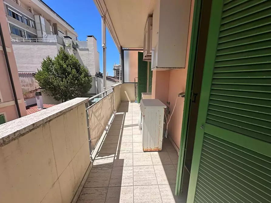 Immagine 13 di Appartamento in vendita  a Viareggio