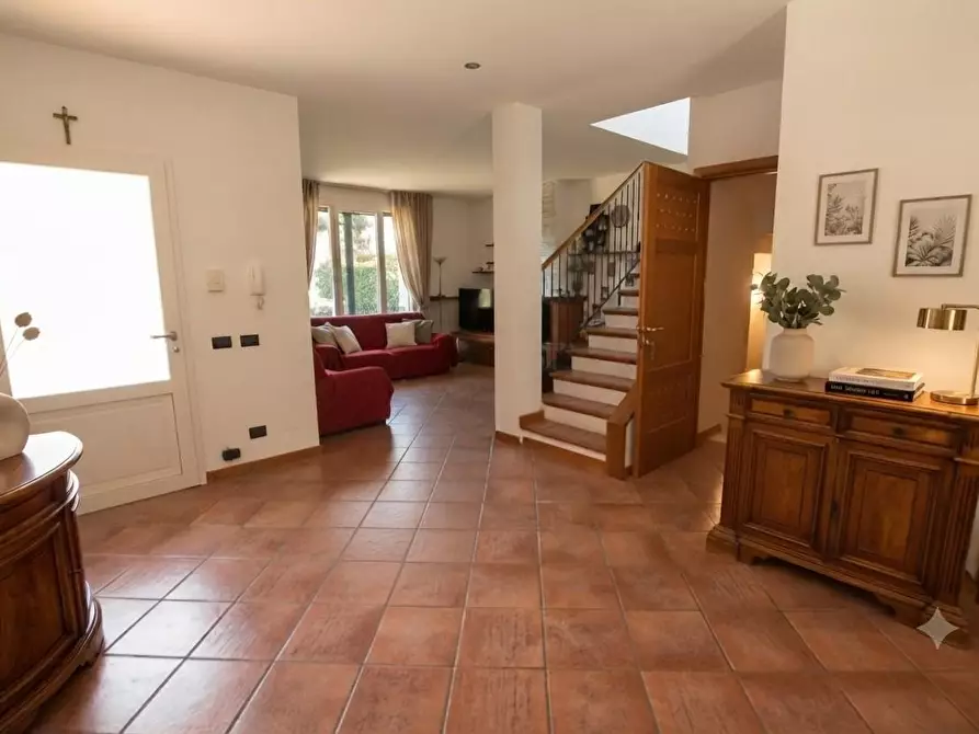 Immagine 8 di Villa in vendita  a Lucca