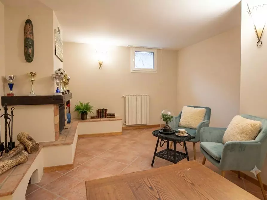 Immagine 21 di Villa in vendita  a Lucca