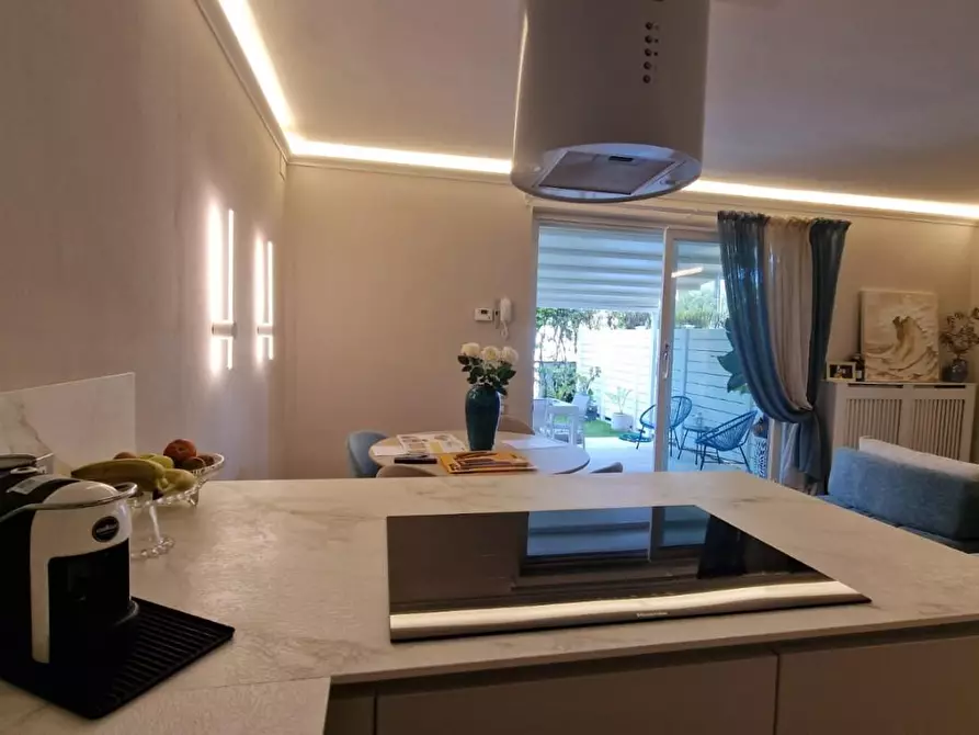 Immagine 21 di Appartamento in vendita  a Camaiore