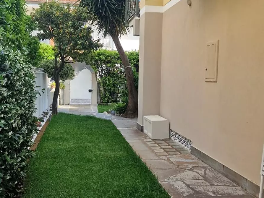 Immagine 25 di Appartamento in vendita  a Camaiore