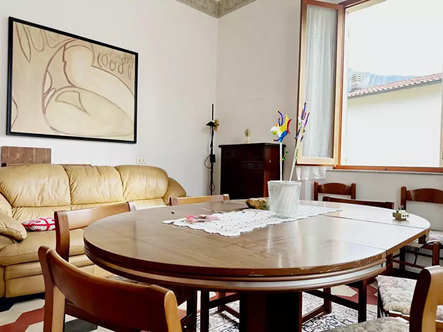 Immagine 3 di Villa in vendita  a Barga