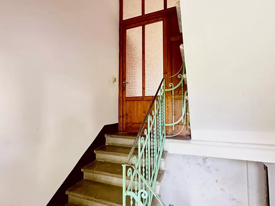 Immagine 19 di Villa in vendita  a Barga
