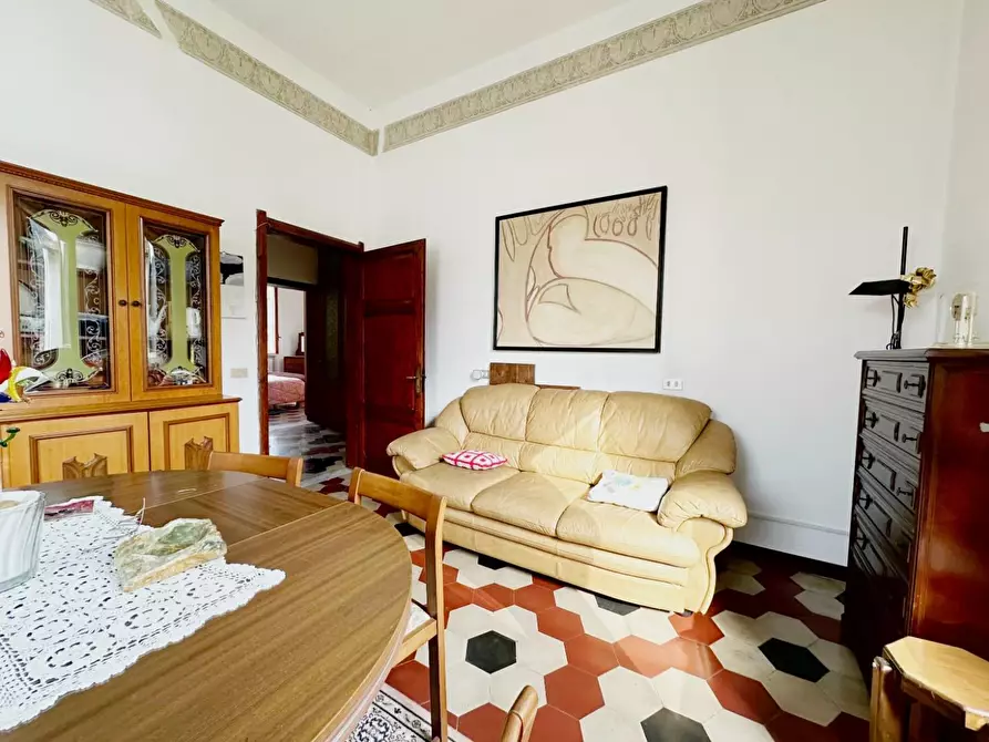 Immagine 4 di Villa in vendita  a Barga