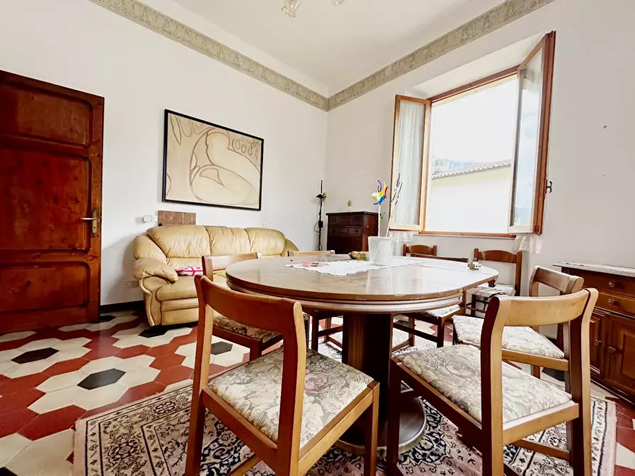 Immagine 5 di Villa in vendita  a Barga