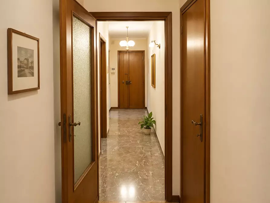 Immagine 1 di Appartamento in vendita  a Pisa