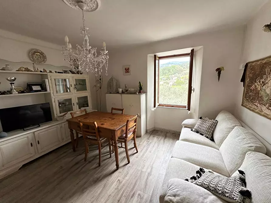 Immagine 9 di Casa semindipendente in vendita  a Castelnuovo Magra
