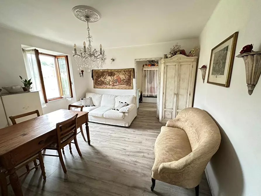 Immagine 8 di Casa semindipendente in vendita  a Castelnuovo Magra
