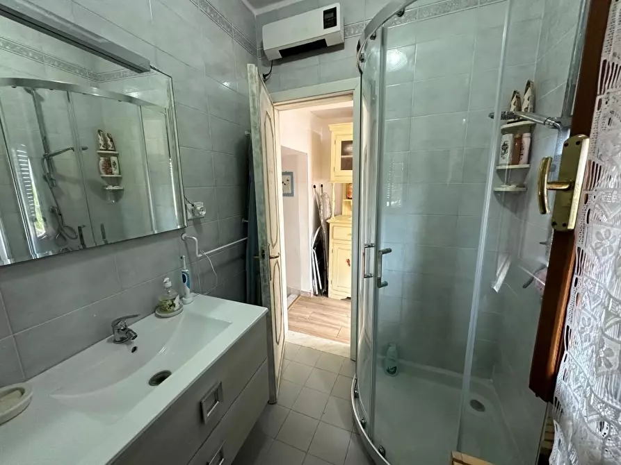 Immagine 29 di Casa semindipendente in vendita  a Castelnuovo Magra